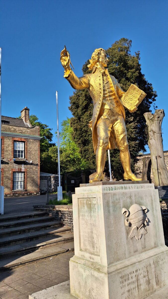 Statue of Thomas Paine.