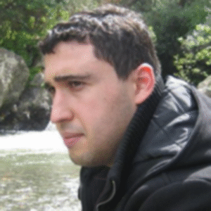 Head shot of Hamza outside
