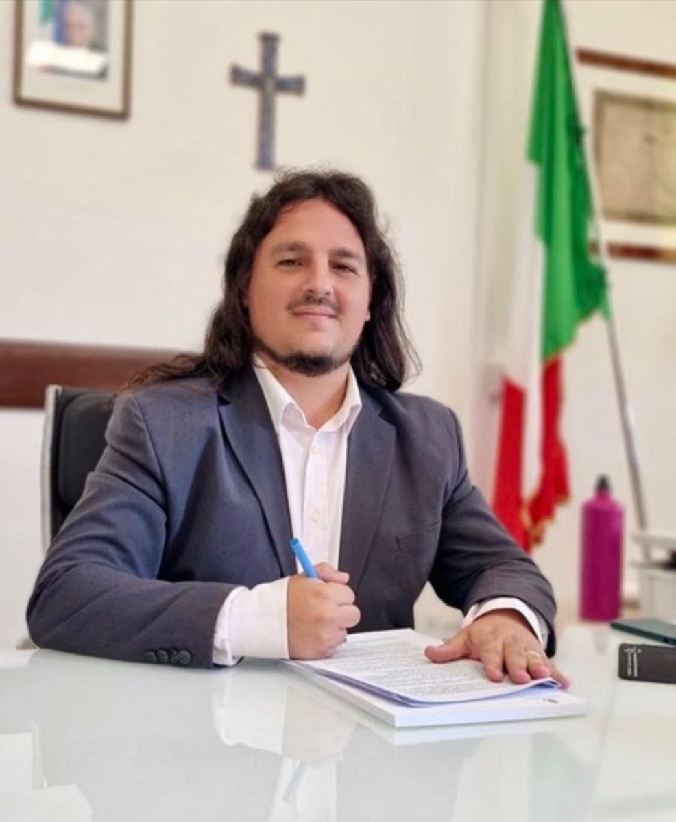 josi  mayour of Bacoli north of naples