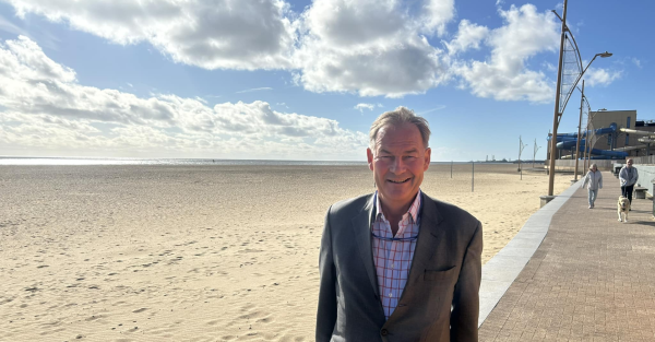 Rupert Lowe picture from their party website