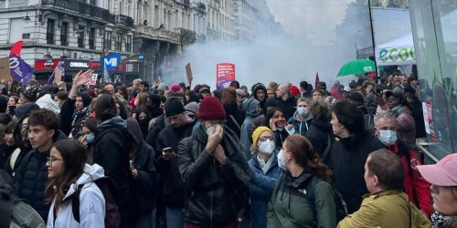 Belgian youth demonstrating
