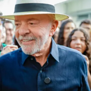 Lula out campaigning